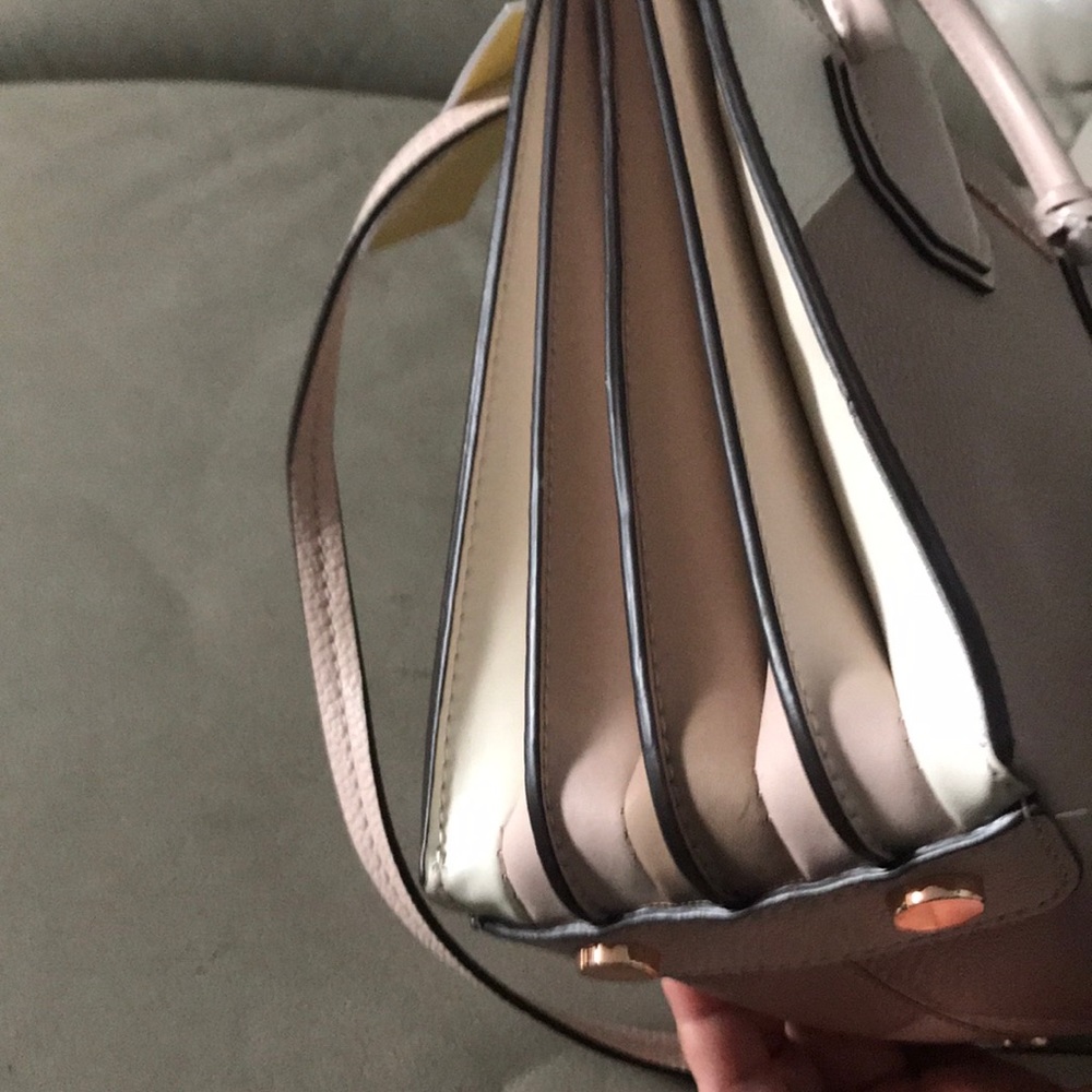 MICHAEL KORS Mercer MD Acrdion Messenger satchel - Picture 5 of 8